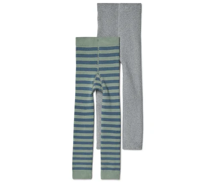 Két leggings van egymás mellett, az egyik szürke, a másik zöld-kék csíkos.