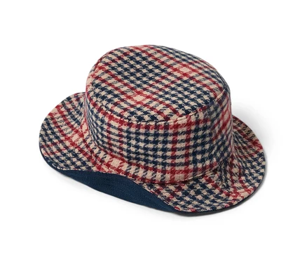 Kockás, kifordítható vödörkalap.