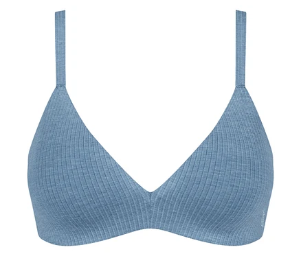 Világoskék, bordázott bralette puha kosarakkal és vékony pántokkal.