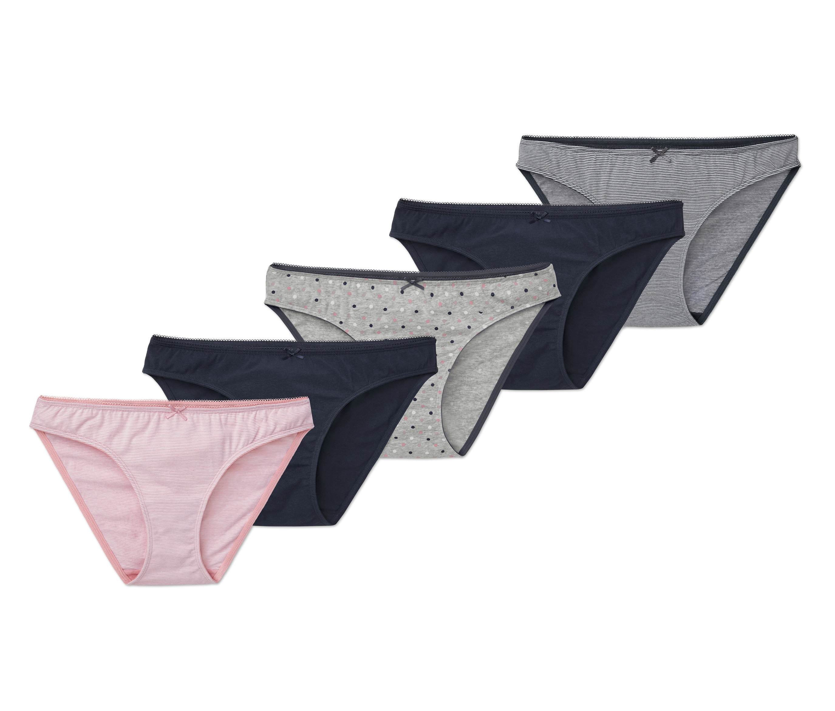 Öt különböző színű és mintázatú női alsó.