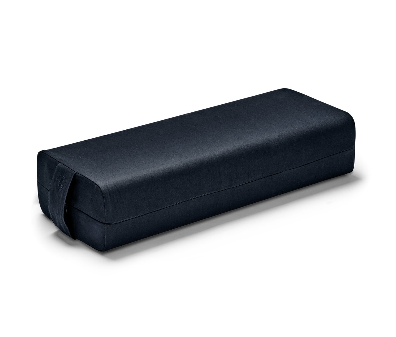 Egy sötétkék jóga bolster.