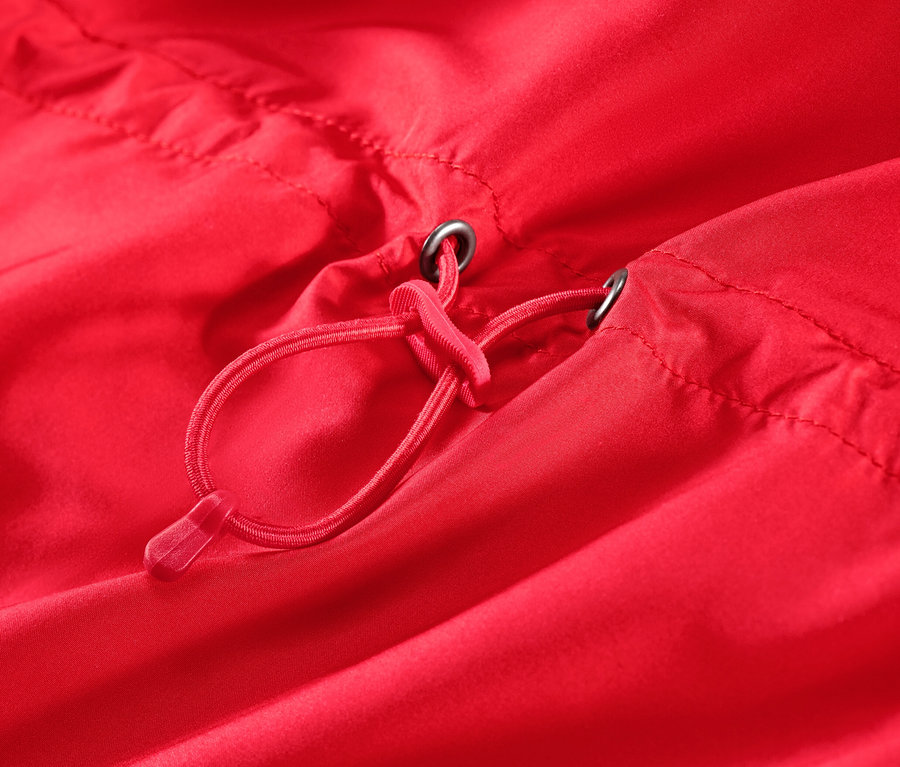 Egy piros női könnyű fut




ódzseki részlete a húzózsinórral