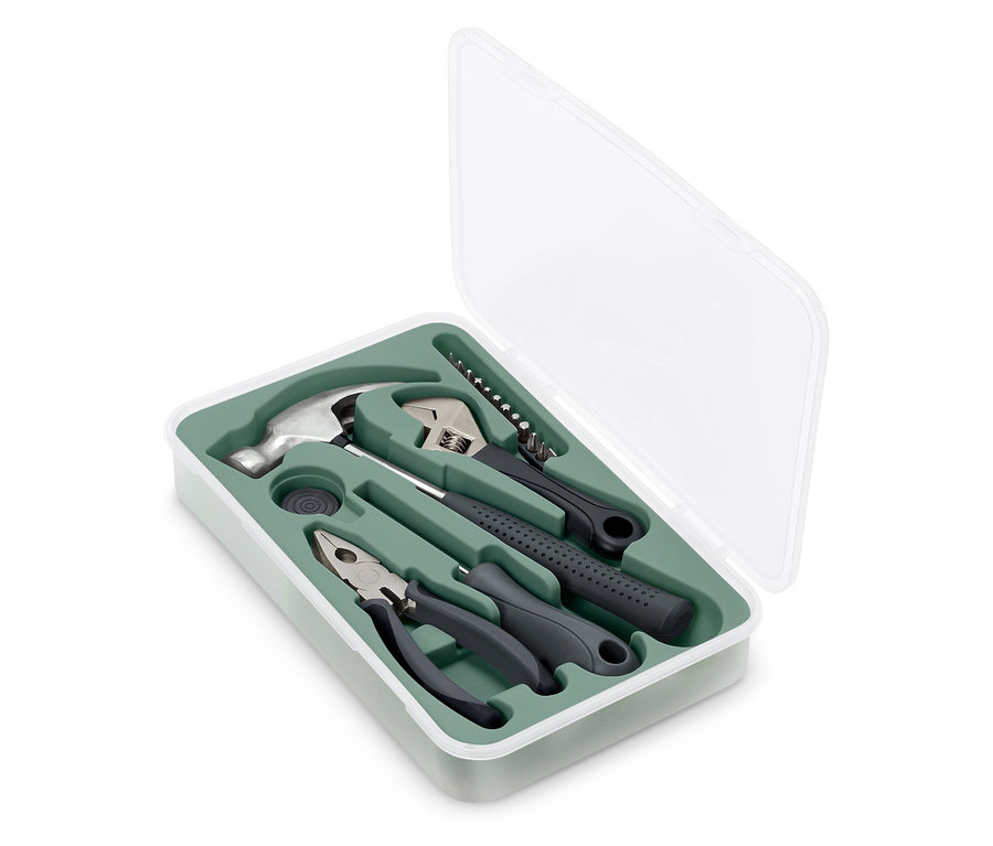 Szerszámkészlet nyitott dobozban.