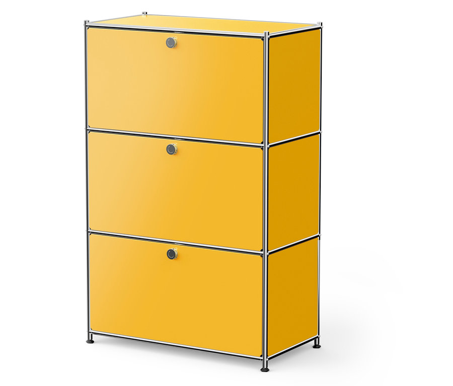 Sárga szekrény három rekesszel és ezüst kerettel fehér háttéren.