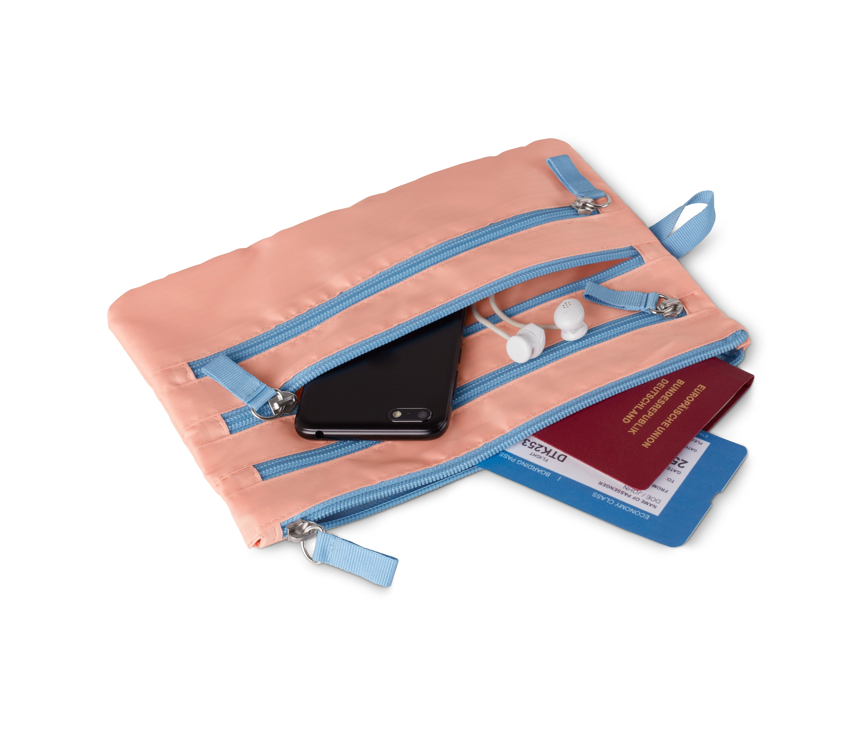 Telefon, fülhallgató, útlevél és repülőjegy egy barack színű rendszerező táskában.