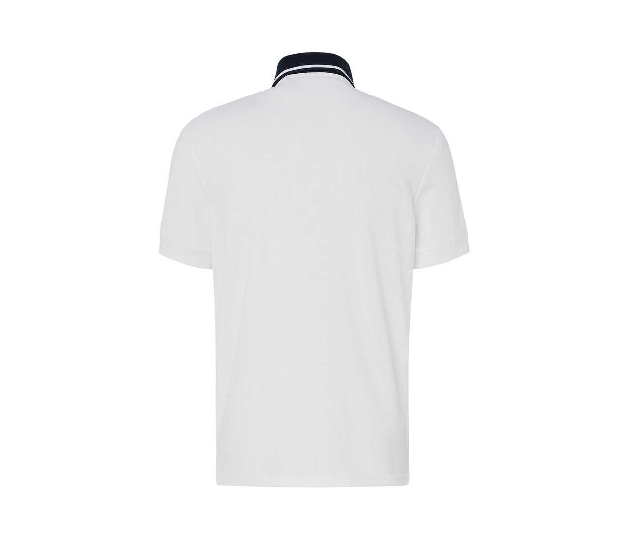 Hátulnézet egy fehér funkcionális pólóról.