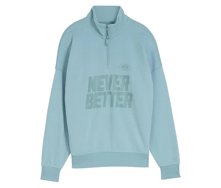 Világoskék, cipzáras pulóver "Never Better" felirattal.