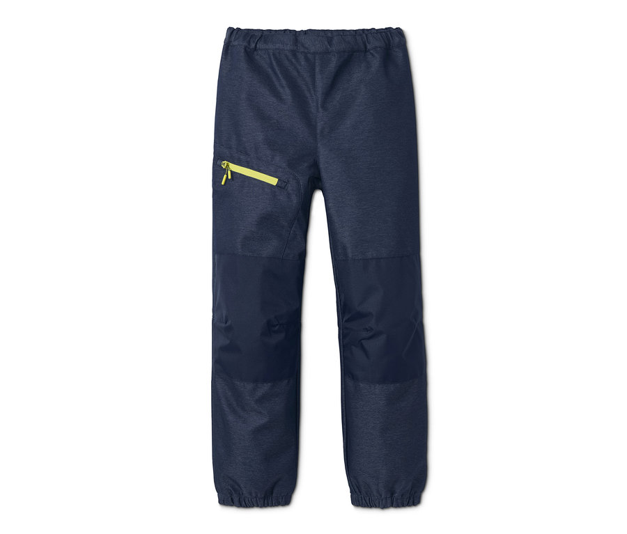 Sötétkék softshell nadrág újrahasznosított anyagból, sárga cipzárral a zseben.
