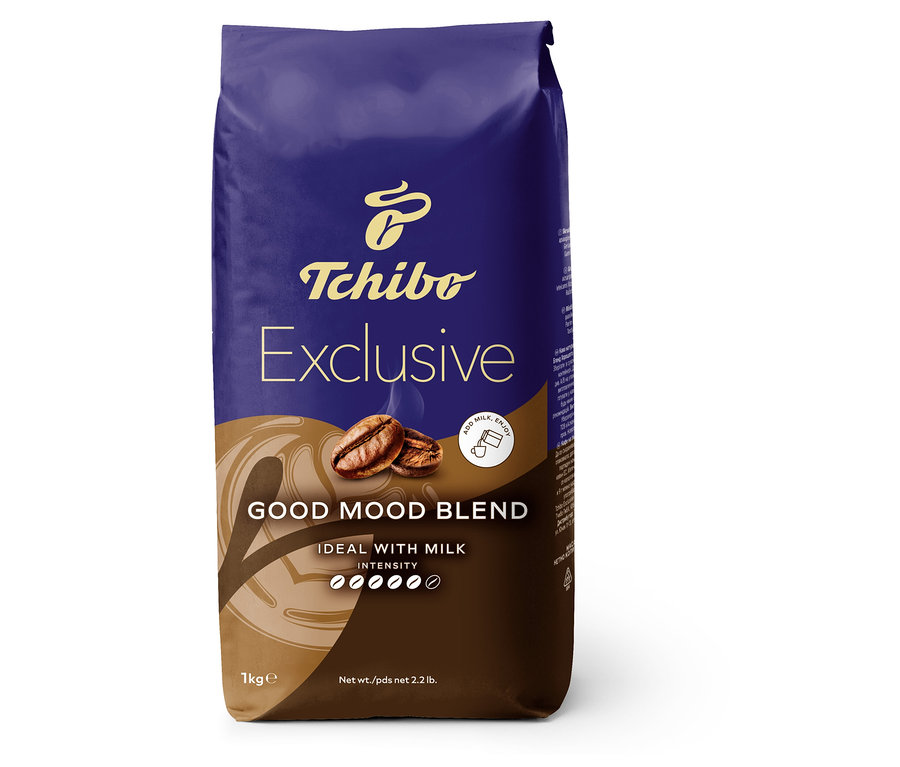 Egy csomag Tchibo Exclusive Good Mood Blend kávébab.