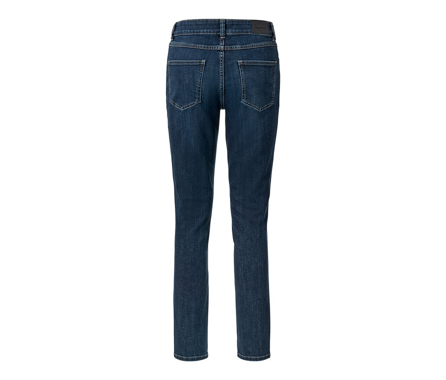 A sötétkék »Emma« slim fit farmernadrág hátsó részletének fényképe.