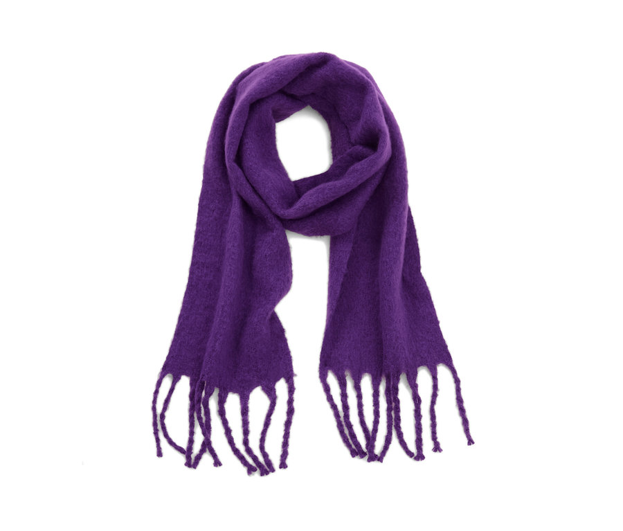 Lila szövött sál.