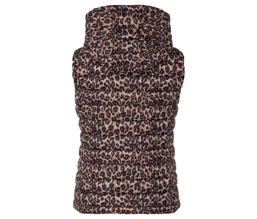 Egy női, leopárdmintás, steppelt mellény részlete.