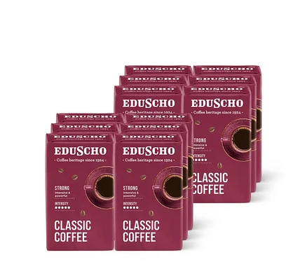 Eduscho Classic őrölt kávé csomagok több sorban elrendezve.