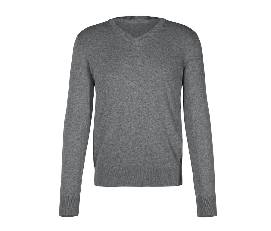 Szürke, V-nyakú pulóver.