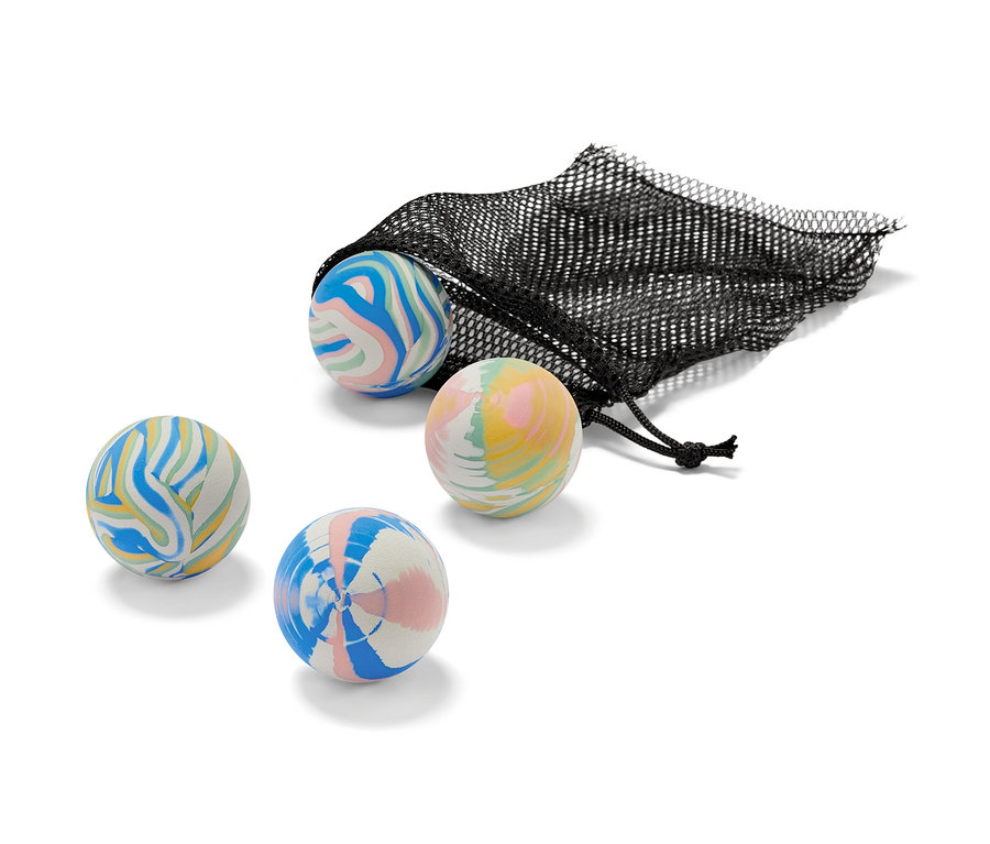4 pattogó gumilabda, tárolótasakkal és fekete hálós tasakkal.
