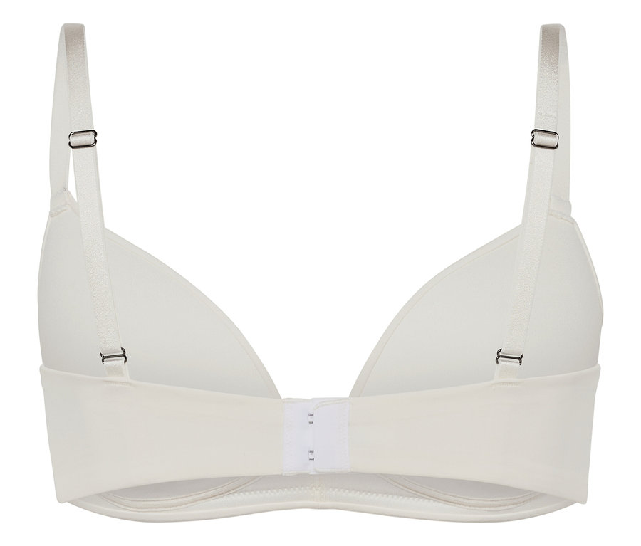 Egy fehér melltartó hátulnézete, állítható pántokkal és kapcsos zárással.