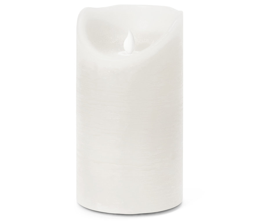 Egyetlen, fehér oszlopos gyertya szimulált lánggal fehér háttér előtt.