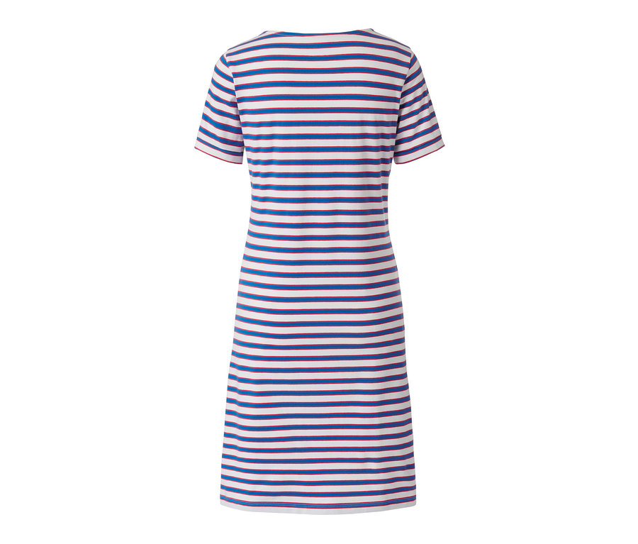 Hátulnézet egy rövid ujjú, kék-fehér vízszintes csíkos női hálóingről.