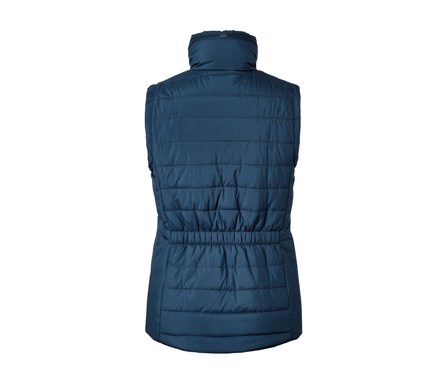 Egy sötétkék női steppelt mellény hátsó nézetének részlete.