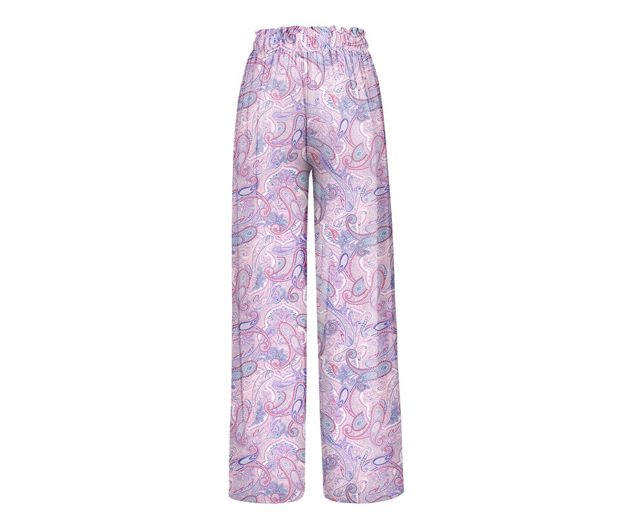 Közelkép a paisley mintás szövött szabadidőnadrágról.