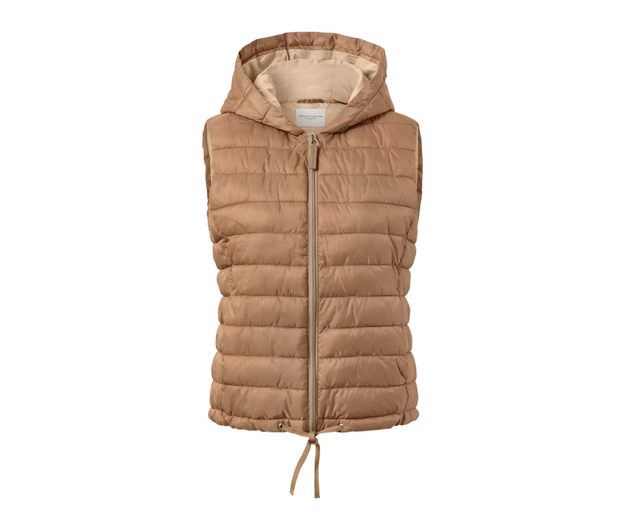 Egy világosbarna női steppelt mellény.