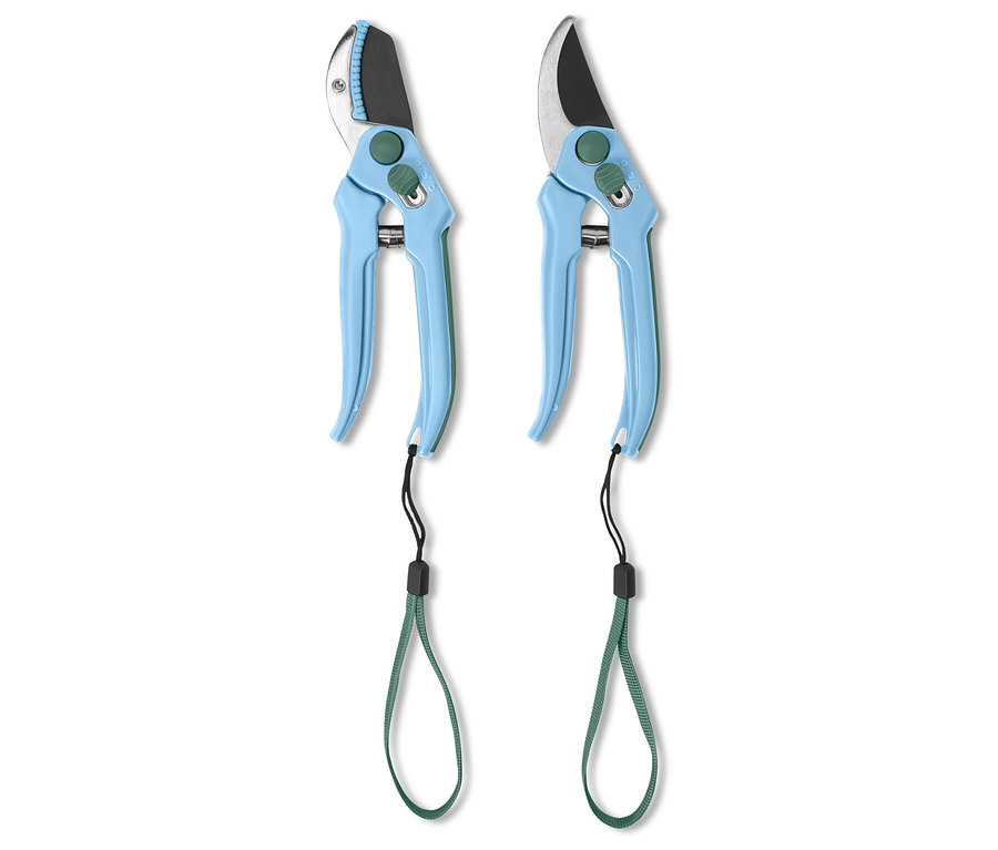 Két kék nyelű, zöld hurkos kerti metszőolló.
