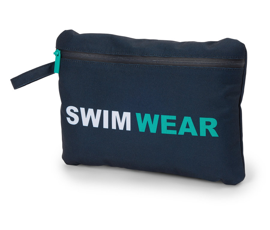 Egy tengerészkék táska a "SWIMWEAR" szóval fehér és türkiz színben.