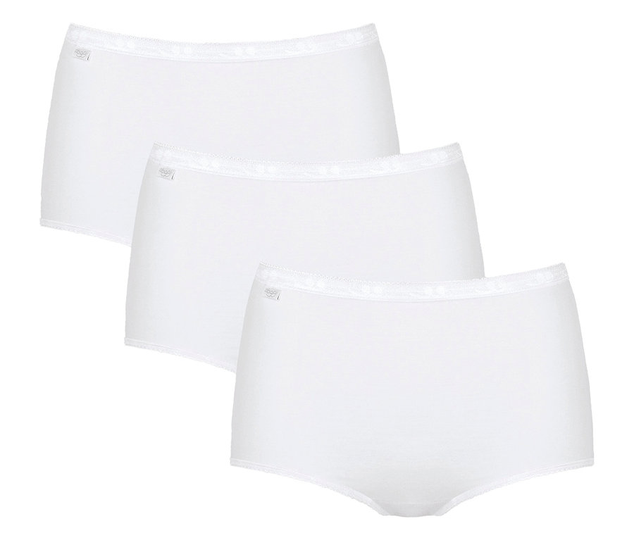 Három fehér sloggi Basic+ Maxi C3P alsó eltolva elrendezve.