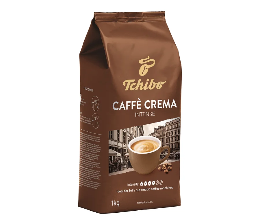 Egy barna csomag Tchibo Caffè Crema Intense 1 kg-os kávébab.