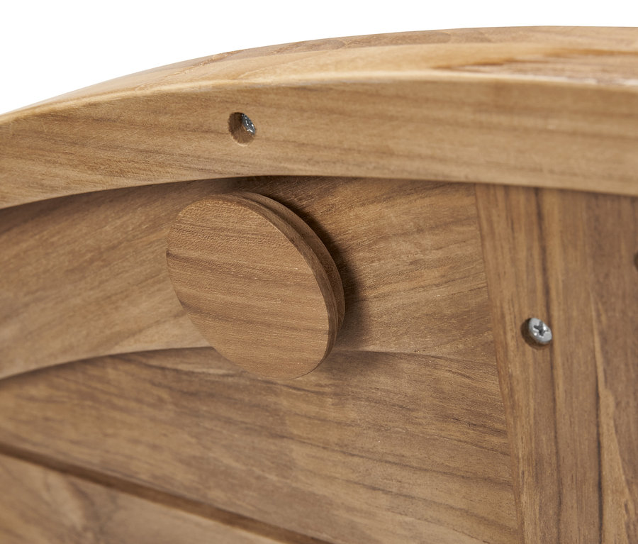 Egy teafa asztal részlete, dugóval.