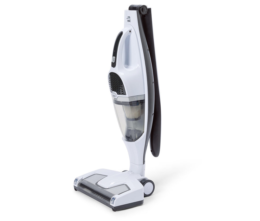 Egy fehér és fekete porszívó áll fehér háttér előtt.