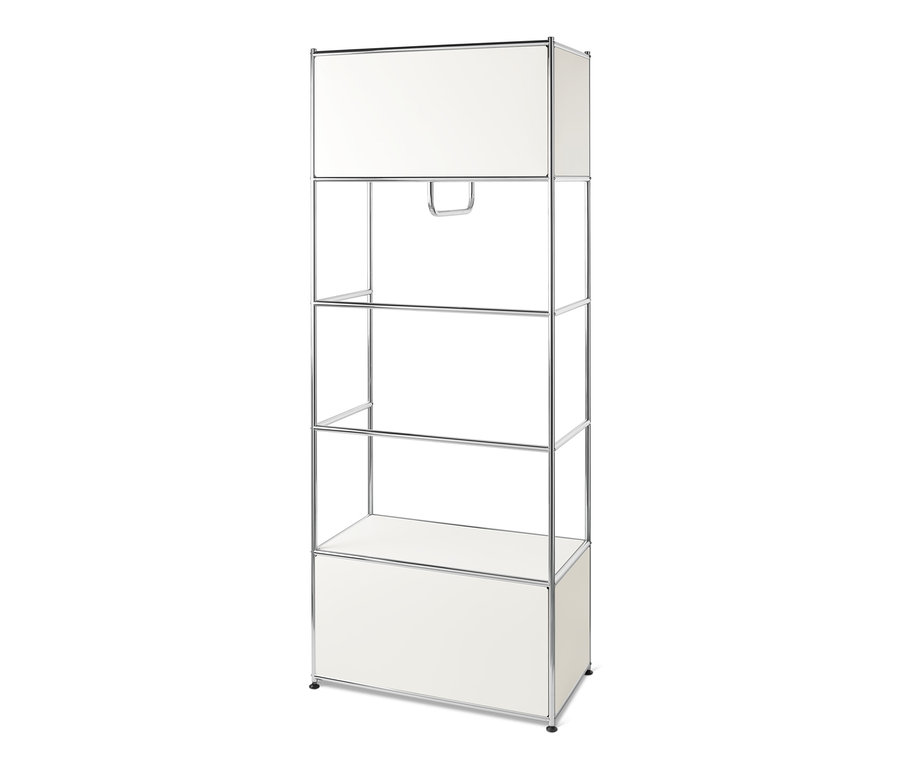 Egy fehér, fém nyitott ruhásszekrény, 2 ajtóval.