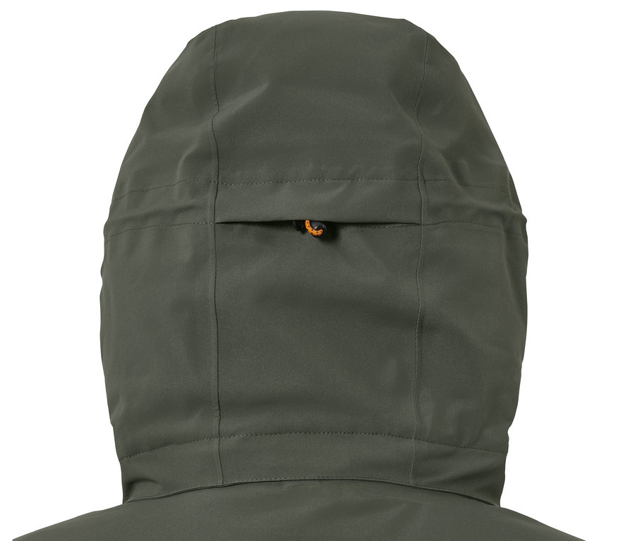 Egy khaki síkabát kapucnijának részlete.