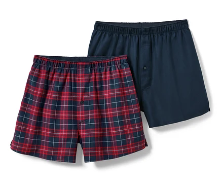 Két flanel boxeralsó, egy piros-kék kockás, egy sötétkék.