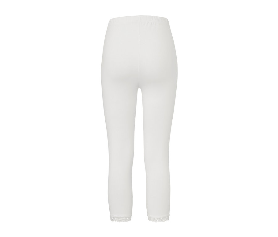 Fehér, 3/4-es, csipkés leggings.
