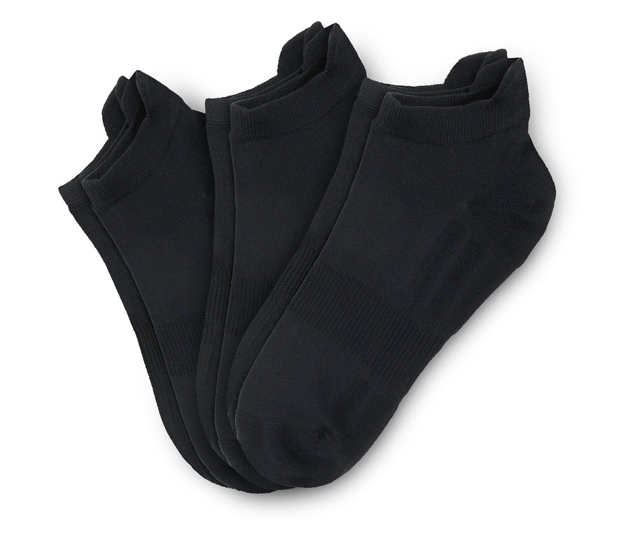 Három pár fekete profi futózokni.