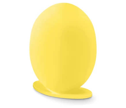 Sárga lámpa fehér háttérrel.