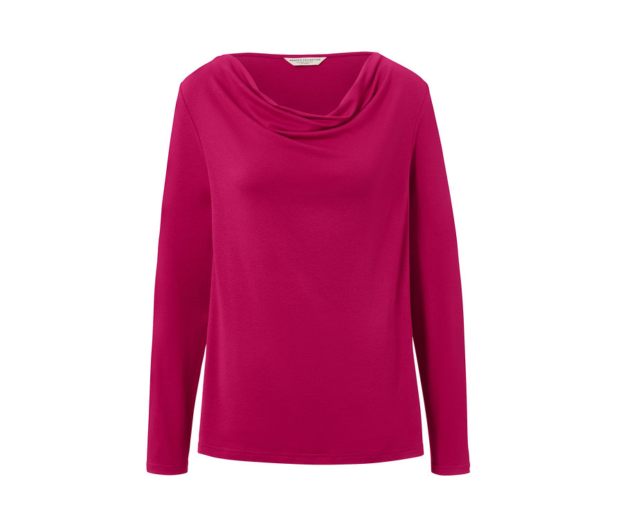 Málnapiros női vízesés nyakú pólóblúz fehér háttérrel.