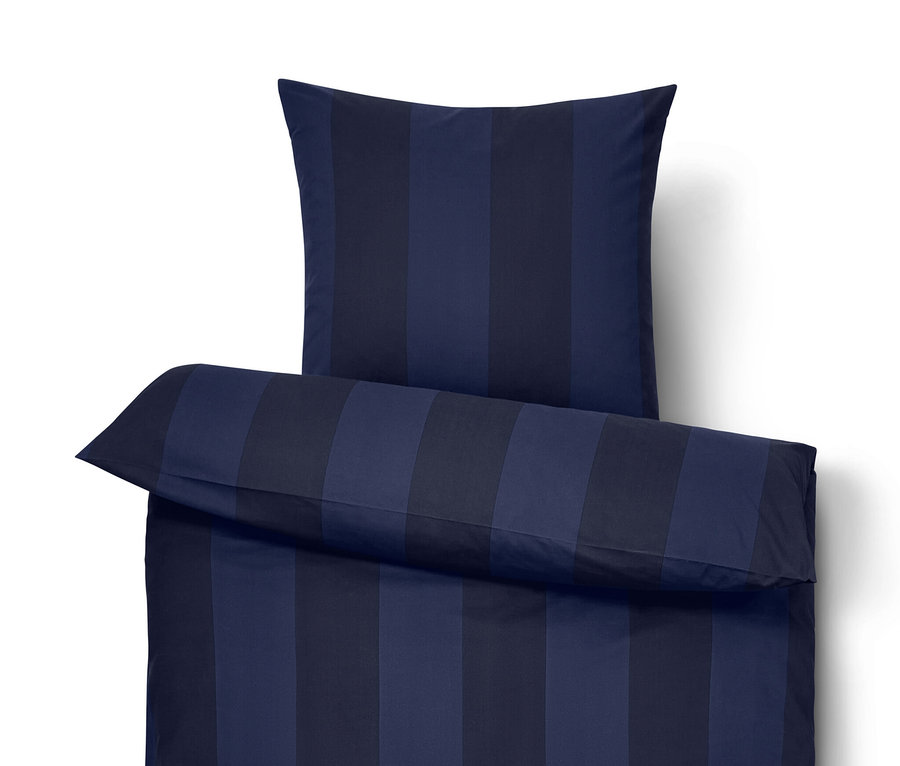 Kék csíkos finom flanel ágynemű normál és extra méretben.
