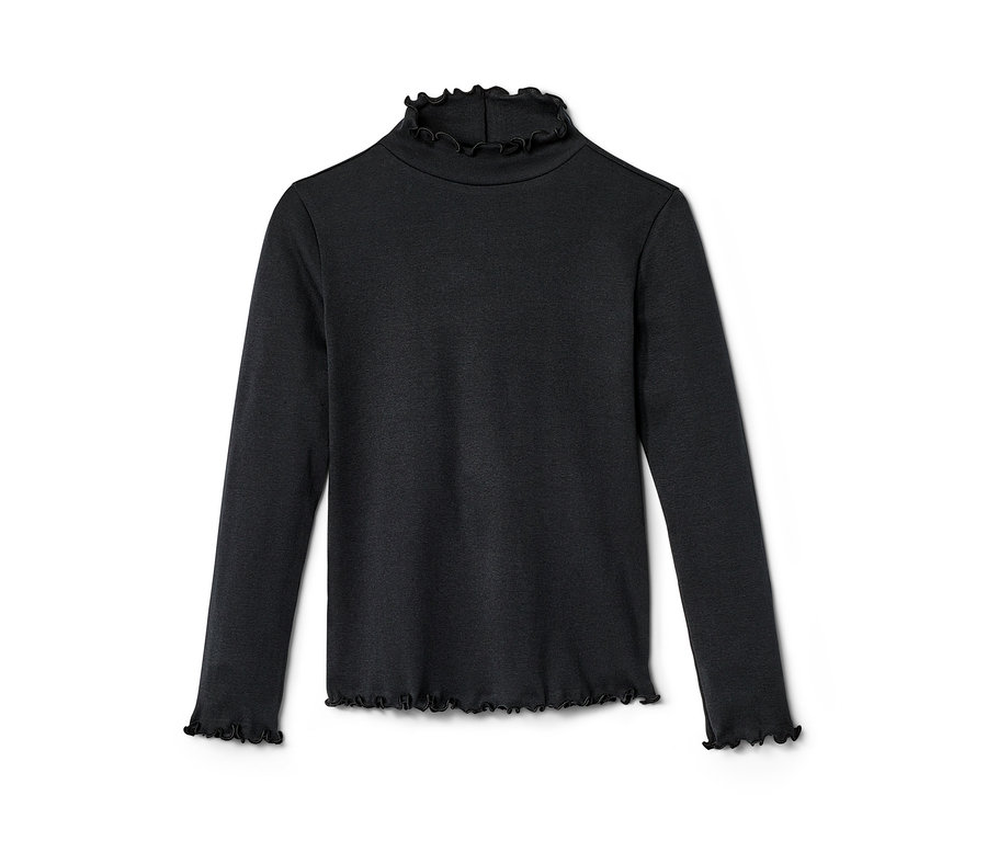 Egy fekete, fodros, hosszú ujjú lány felső.