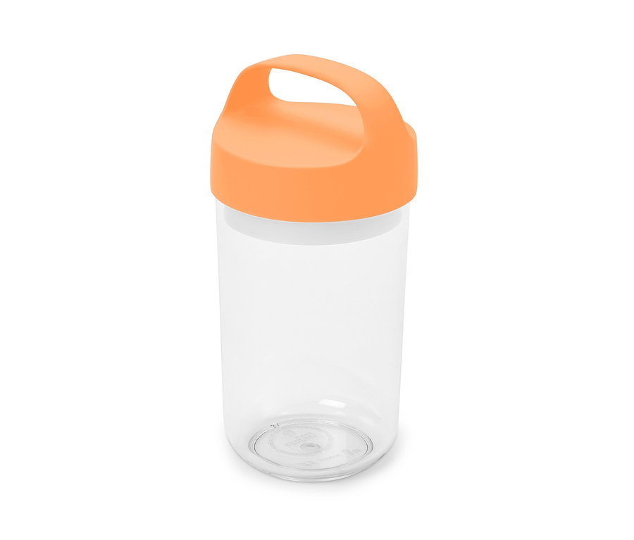 Egy nagy, átlátszó To-Go ételhordó doboz narancssárga fogantyúval.