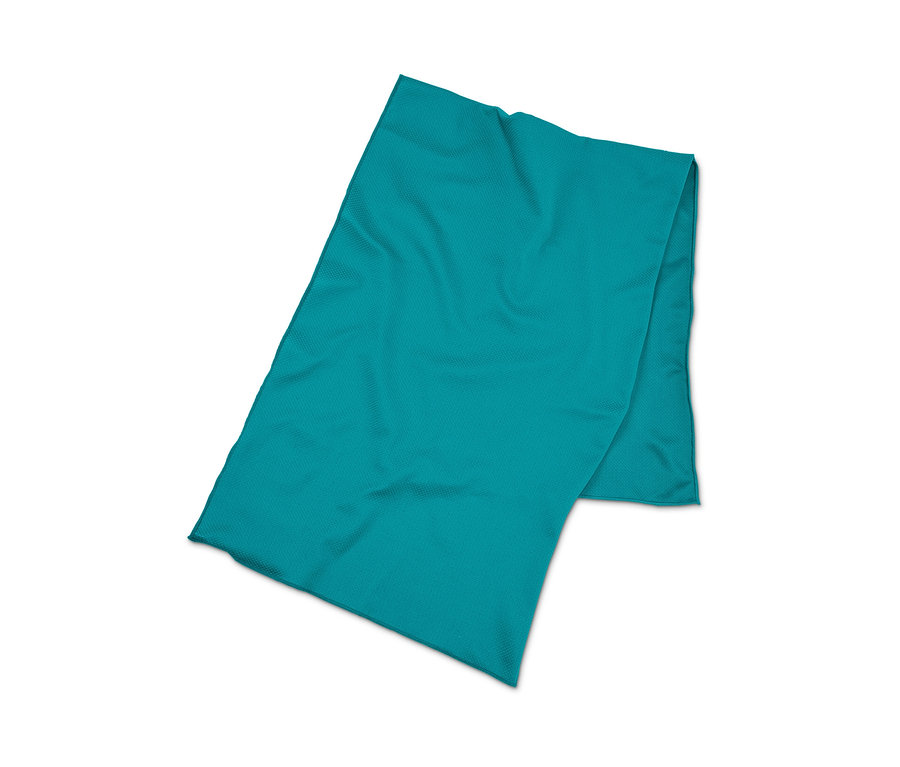 Egy türkiz színű, többfunkciós hűsítő sporttörölköző fekszik egy fehér háttéren.