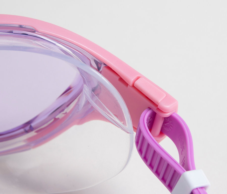 Közelkép az arena Junior The One Mask úszószemüvegről gyerekeknek, pink színben.