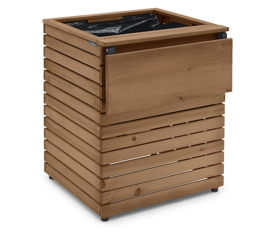 Egy négyzet alakú, barna fa virágláda közeli képe, benne fekete műanyag betéttel.