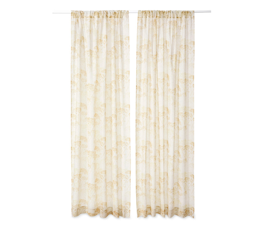 Két virágos, áttetsző függöny.