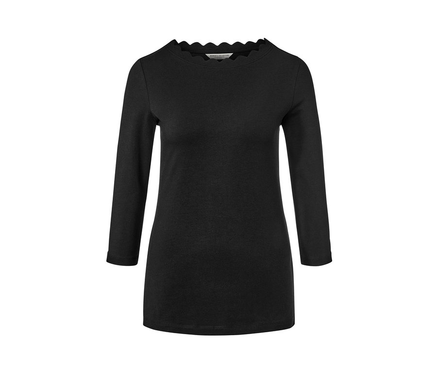 Fekete, 3/4-es ujjú női felső.