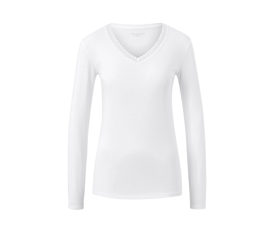 Fehér, hosszú ujjú csipkés női felső.