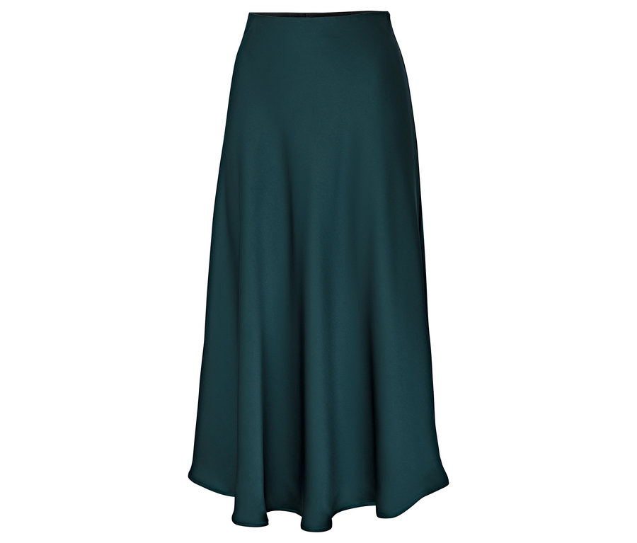 A képen egy hosszú, lágy esésű, sötétzöld szoknya látható.