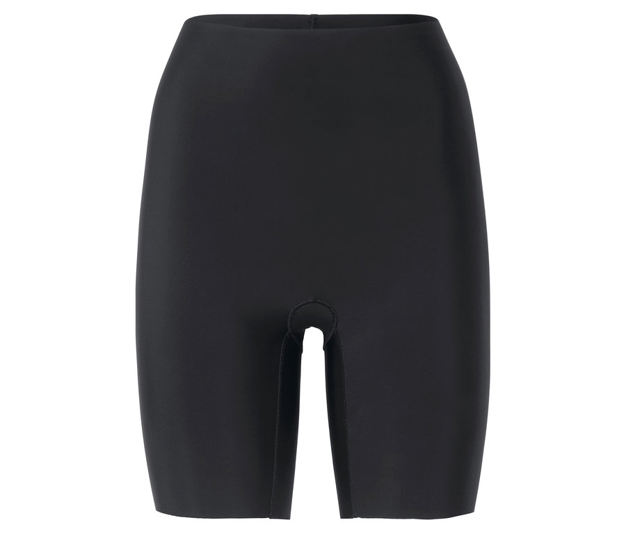 Fekete alakformáló rövidnadrág fehér háttér előtt.