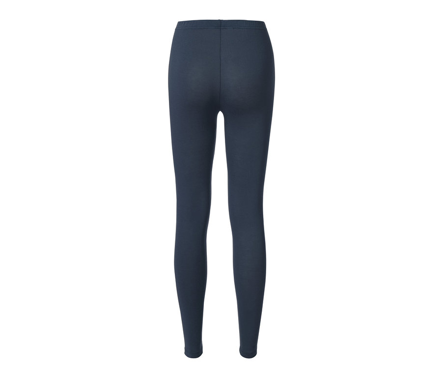 Sötétkék leggings.